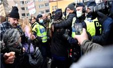 برخورد خشن پلیس سوئد با معترضان به محدودیت‌های کرونایی