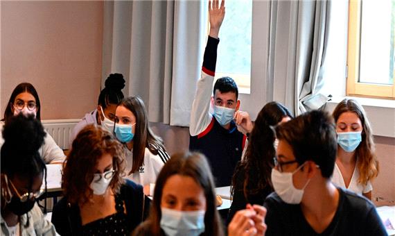 نخستین گام رفع قرنطینه در فرانسه؛ دبیرستان‌ها بازگشایی می‌شوند