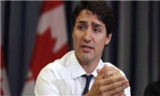 معترضان با سنگ نخست وزیر کانادا را بدرقه کردند