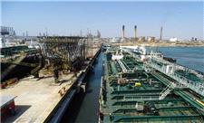 رویترز: انتقال نفت توقیف شده ایران در یونان به یک نفتکش ایرانی آغاز شد
