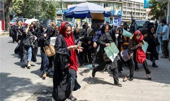 تظاهرات زنان افغانستانی در اعتراض به تعطیلی مدارس دخترانه