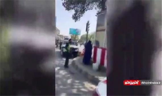 حمله نیروهای طالبان به زنان معترض در خیابان