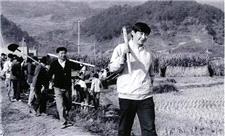 شی جینپینگ؛ از کارکردن در مزرعه تا ریاست بر چین