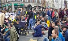 تظاهرات ایرلندی‌ها در اعتراض به بحران مسکن