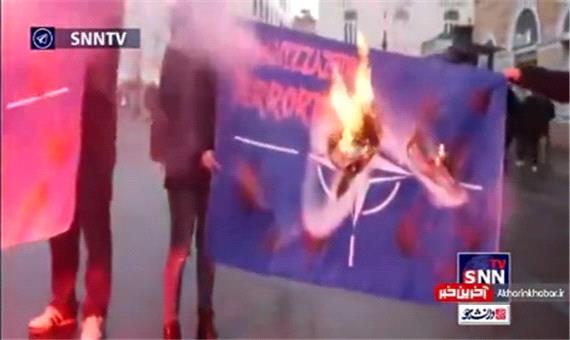 آتش زدن پرچم ناتو توسط شهروندان ایتالیایی