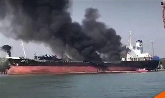 انفجار هولناک یک نفتکش؛ 8 کارگر ناپدید شدند