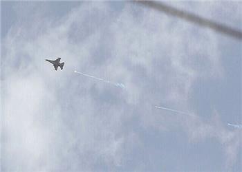 سقوط پهپاد در جنوب لبنان؛ پرواز گسترده جنگنده های اسرائیلی+فیلم