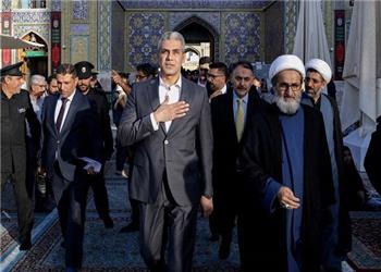 حضور سفیر عراق در مشهد مقدس و ادای احترام به مقام والای رهبر شهید+ عکس