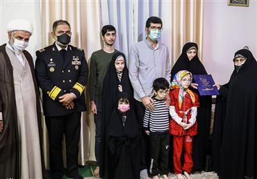 دیدار معاون رییس جمهور با خانواده شهدا، ایثارگران و بانوان نخبه ارتش