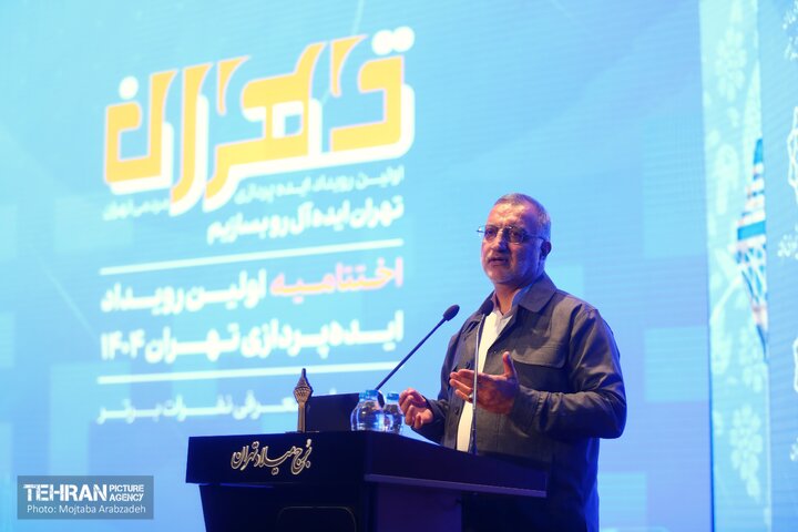 با مدیریت مشارکتی و مسئولیت‌پذیری دست به دست هم داده و مشکلات شهر را حل می‌کنیم