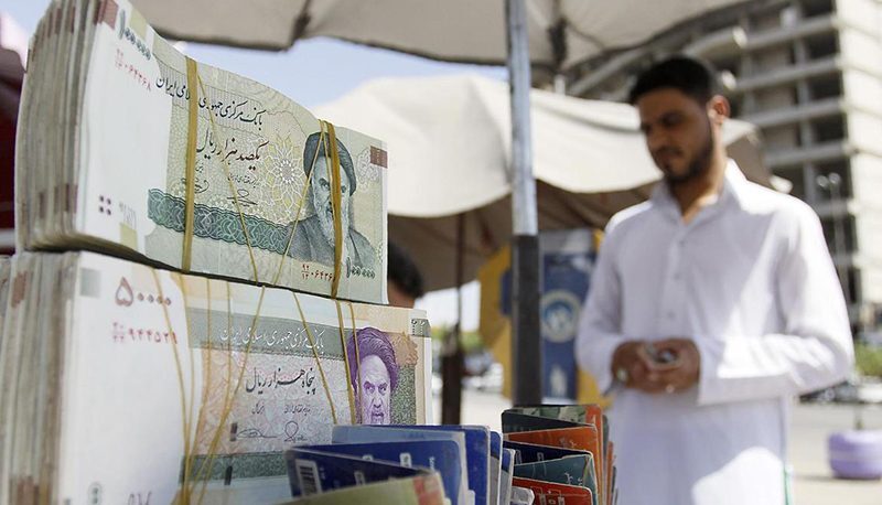 بندبازی نخست‌وزیر عراق در ماجرای انتقال ارز به ایران / السودانی، نیروهای ویژه را مامور دستگیری فروشندگان ارز به تهران کرد / دلارها در بازار ارز عراق خریداری و از طریق کوله پشتی و خودرو به ایران منتقل می شود