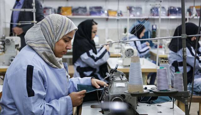 سهم بنگاه های خرد از بازار کار رسمی چقدر است؟