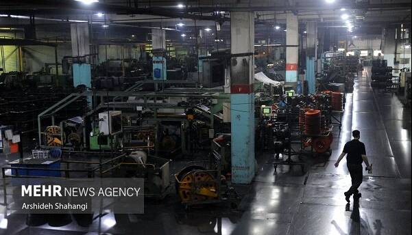 از بانک تا بازار؛ چالش‌های نفس‌گیر تولید در سال ۱۴۰۴