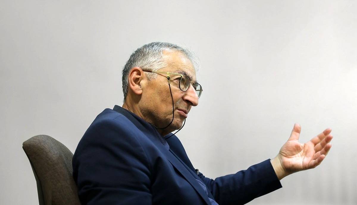 زیباکلام نوشت: دفاع از آینده