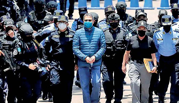 عفو پدرخوانده کوکائین توسط ترامپ