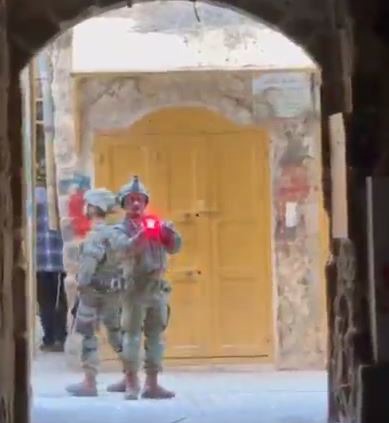 آزار خبرنگاران توسط نظامیان اشغالگر در الخلیل