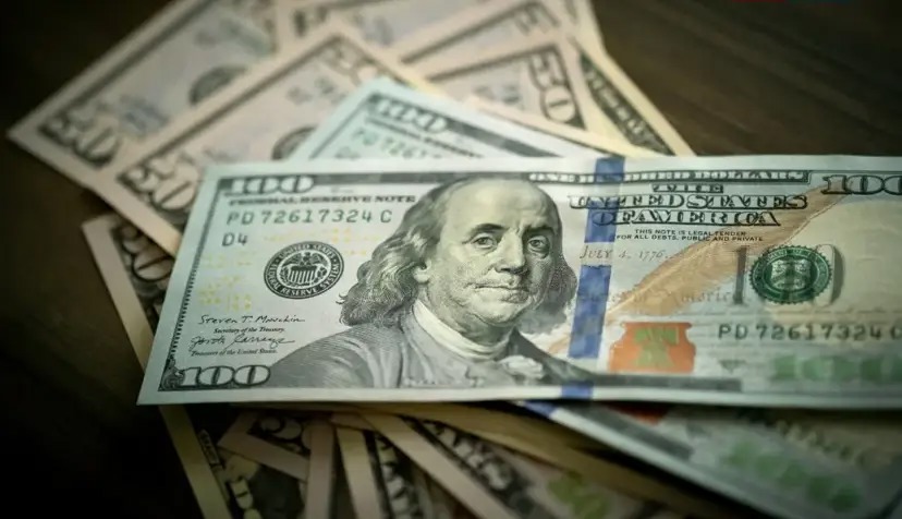 پیش‌بینی قیمت دلارِ فردا «سه‌‌شنبه»؛ دلار آماده جهش به کانال ۱۳۳ هزارتومانی می‌شود؟