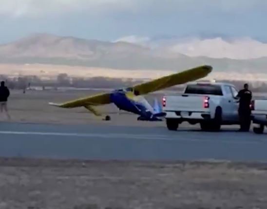 باد، یک هواپیما را در آمریکا واژگون کرد