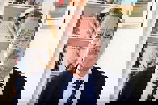 عطوان: آمریکا و اسرائیل برنده تنش بین عربستان و امارات هستند