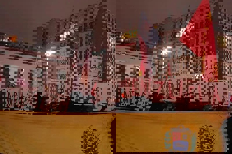 تظاهرات آلمانی‌ها علیه تجاوز آمریکا؛ «مادورو را آزاد کنید»