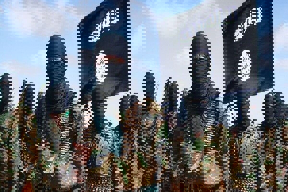 حمله مشترک انگلیس و فرانسه به تاسیسات زیرزمینی داعش در سوریه