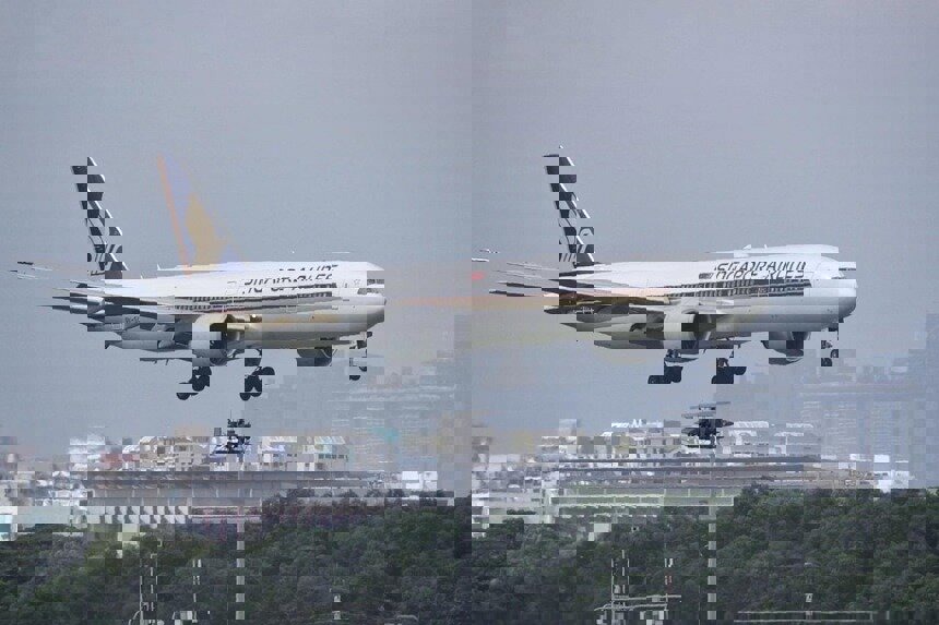 هواپیمای حامل مادورو در نیویورک به زمین نشست