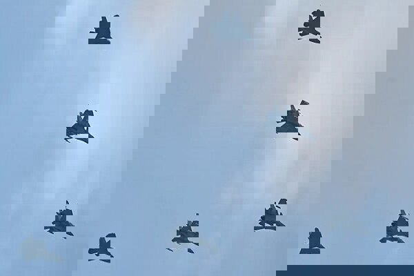 تحرکات گسترده هوایی و دریایی چین اطراف تایوان همزمان با خروج «لینکلن»