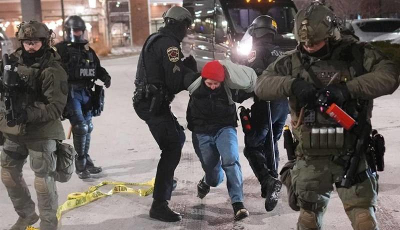 بازداشت‌های گسترده در پی درگیری معترضان و پلیس آمریکا