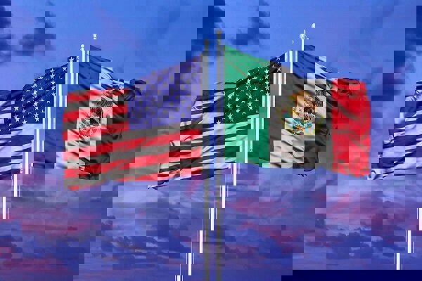 ترامپ: گفتگوی تلفنی بسیار مفیدی با همتای مکزیکی داشتم