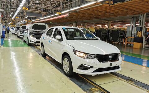 قائم مقام ایران خودرو: قیمت‌های جدید تایید نشود تولید را متوقف می‌کنیم!