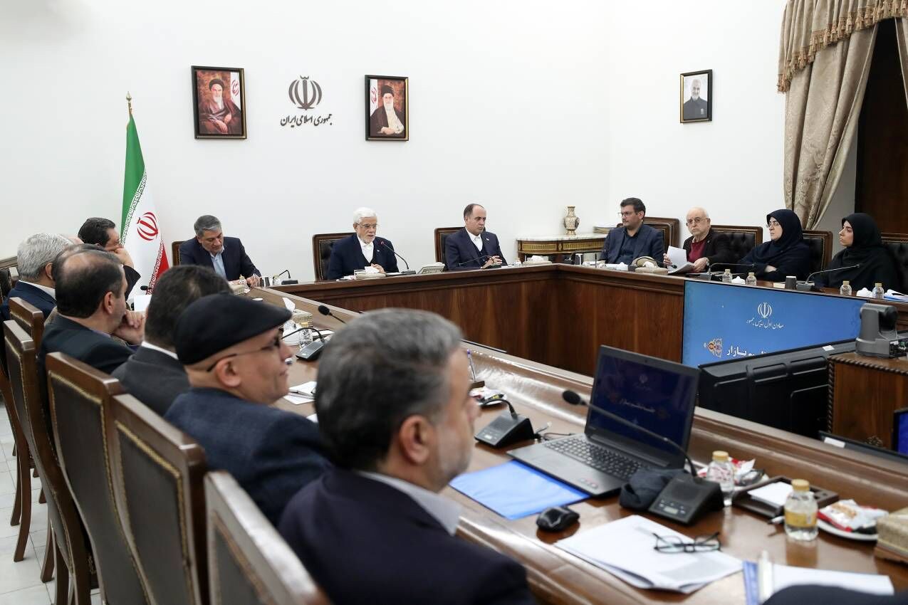 هشدار جدی عارف به خودروسازان در جلسه تنظیم بازار