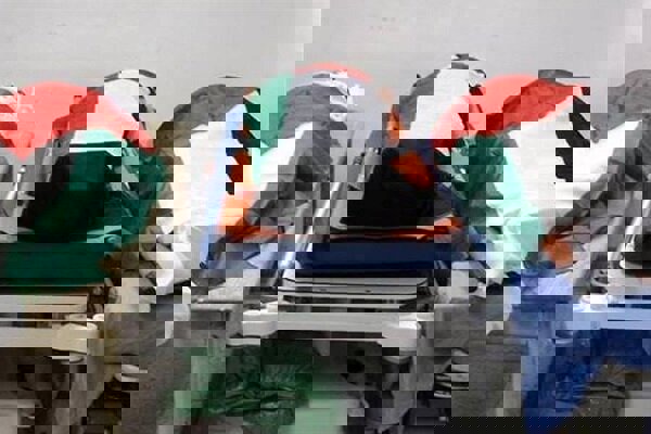 انتقال پیکر ۵۴ شهید فلسطینی به بیمارستانی در غزه