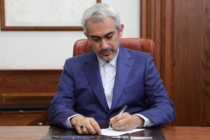 وزیر اقتصاد وارد عربستان شد