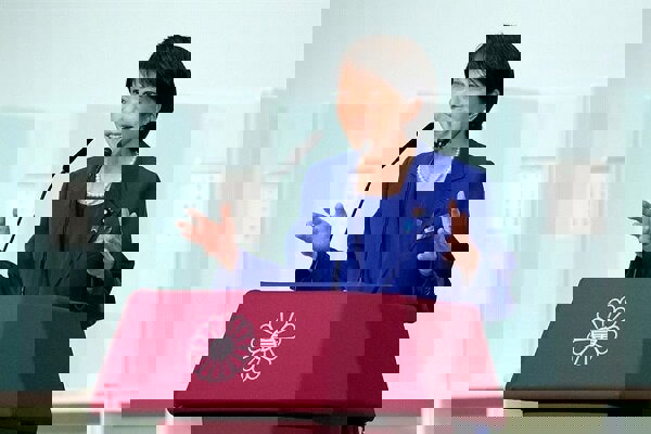 ائتلاف نخست‌وزیر ژاپن در انتخابات مجلس نمایندگان پیروز شد