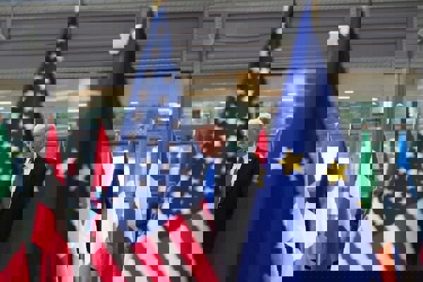 بی‌اعتمادی مردم اروپا به آمریکا/ روابط فرا آتلانتیک به کدام سو می‌رود؟