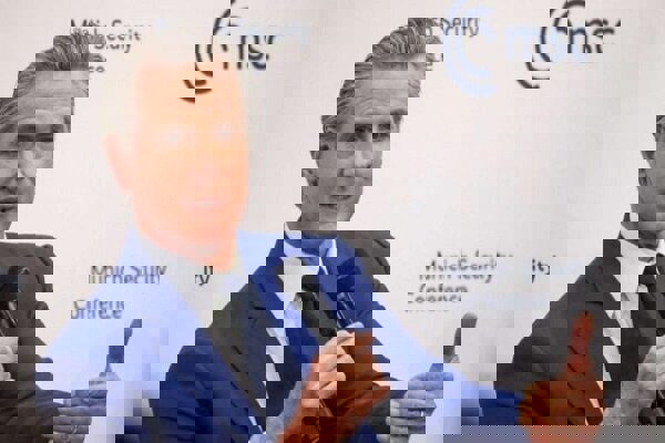 هجمه حاکم ایالت کالیفرنیا علیه ترامپ؛ سه سال دیگر می‌رود