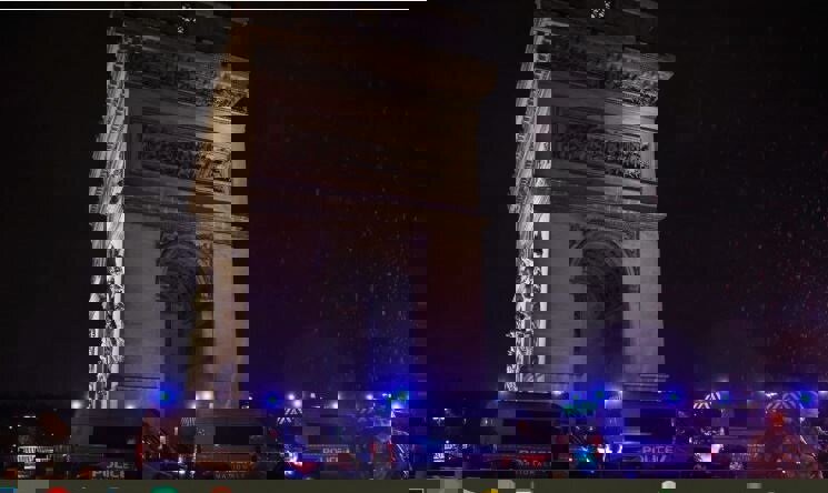 حمله به پلیس در پاریس؛ فرد مهاجم بر اثر شلیک ماموران جان باخت