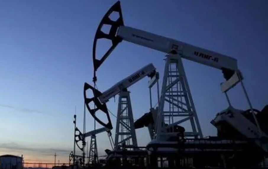 بلومبرگ: قیمت نفت پس از صحبت‌های عراقچی کاهش پیدا کرد