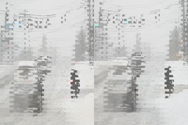 قطع برق بیش از ۱۰۰ هزار خانه و لغو هزاران پرواز در آمریکا