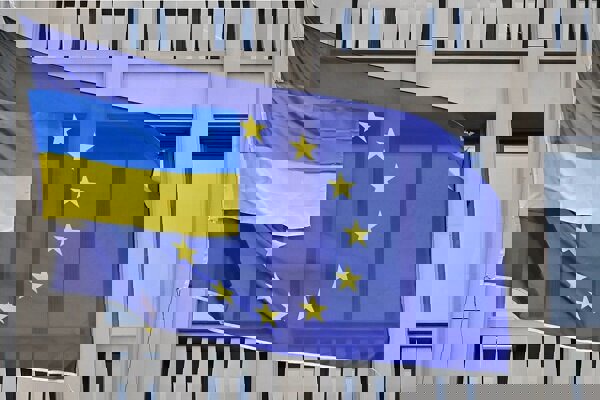 تاکید اتحادیه اروپا بر تداوم فشار اقتصادی بر روسیه