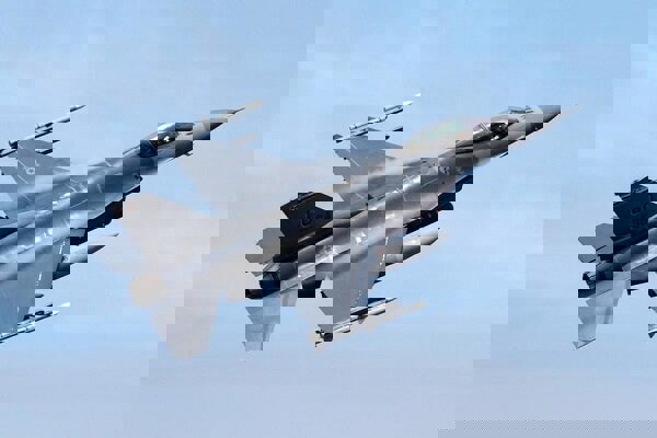 جنگنده اف ۱۶ ترکیه سقوط کرد+ فیلم