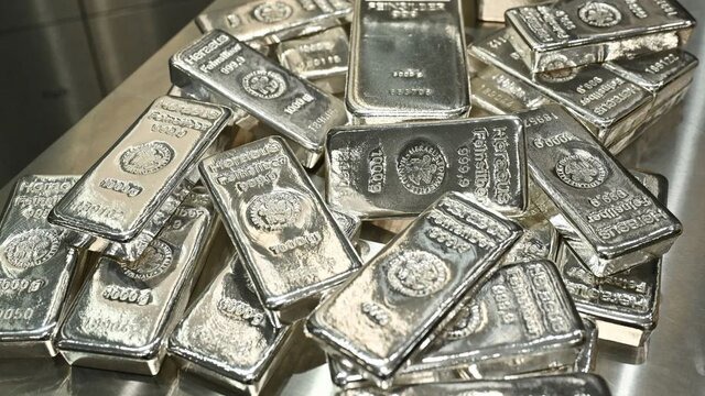 از رکوردهای تاریخی نقره تا افت شدید؛ دلایل نوسانات چه بود؟
