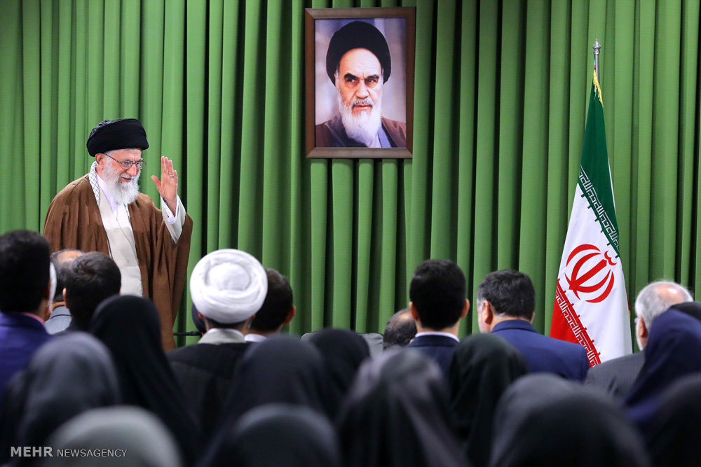 آیت‌الله خامنه‌ای از اصل حاکمیت و استقلال ایران دفاع کردند