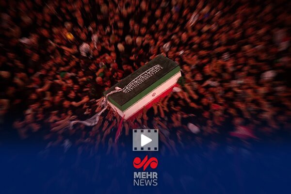 طواف پیکر رهبر شهید انقلاب بر گرد ضریح مطهر حضرت عباس علیه‌السلام