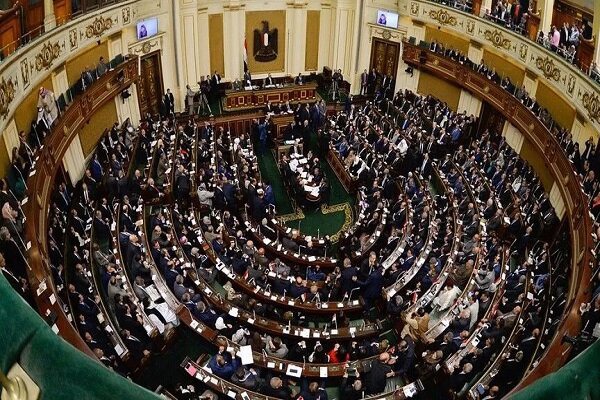 رویترز: رأی‌گیری پارلمان مصر برای کمک‌ به عربستان به تعویق افتاد