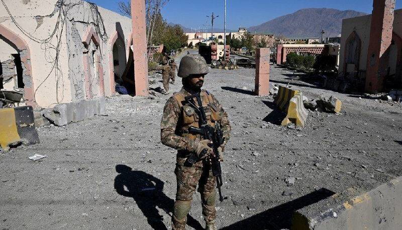 ارتش پاکستان از کشته شدن ۱۰ تروریست در حمله به بندر گوادر خبر داد